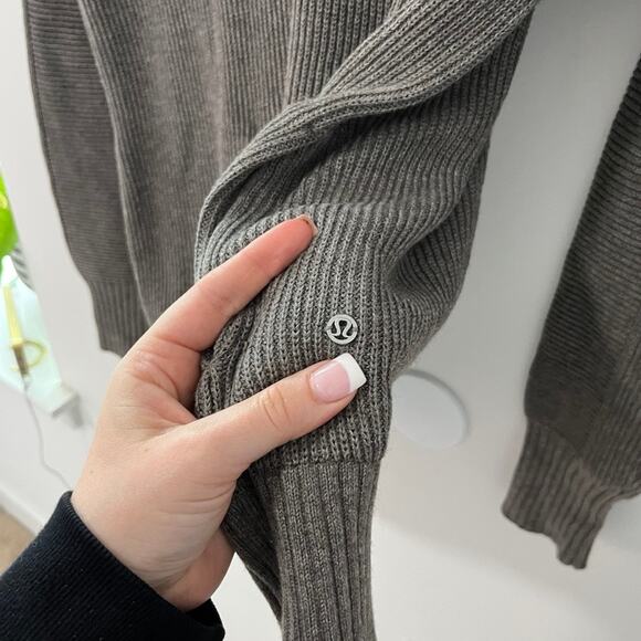 Lululemon Cozy Calling Gray Ribbed Turtleneck Sweater Size Small - Picture 6 of 7